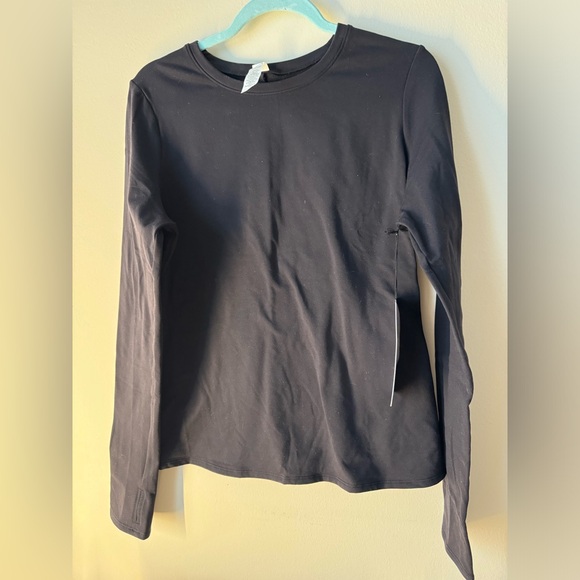 Alo Yoga Airbrush Warm Nocturne Long Sleeve in black - Picture 11 of 15